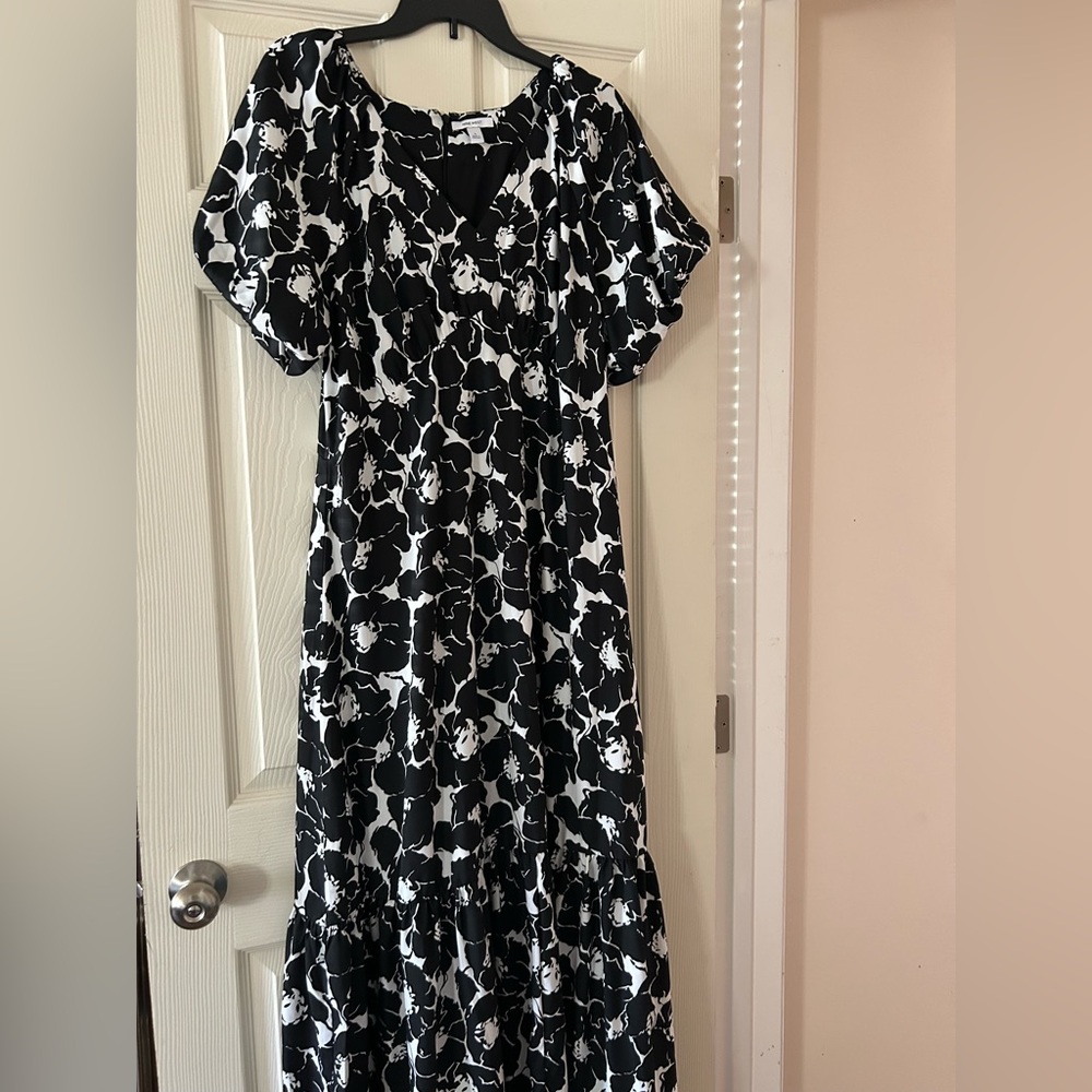 Nine West Black and White Floral Maxi Dress with lining
